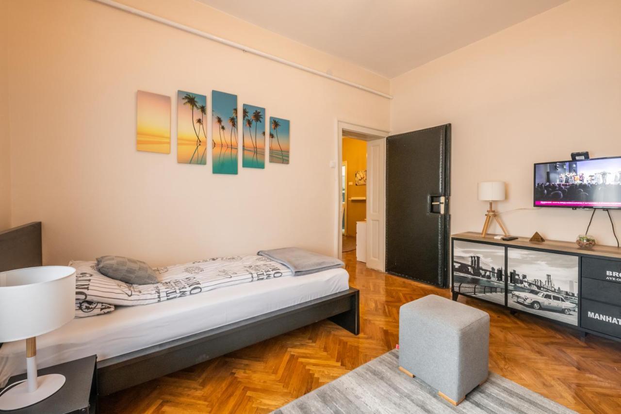 Neimar Apartment With Great Wi-Fi And Free Parking Belgrado Esterno foto