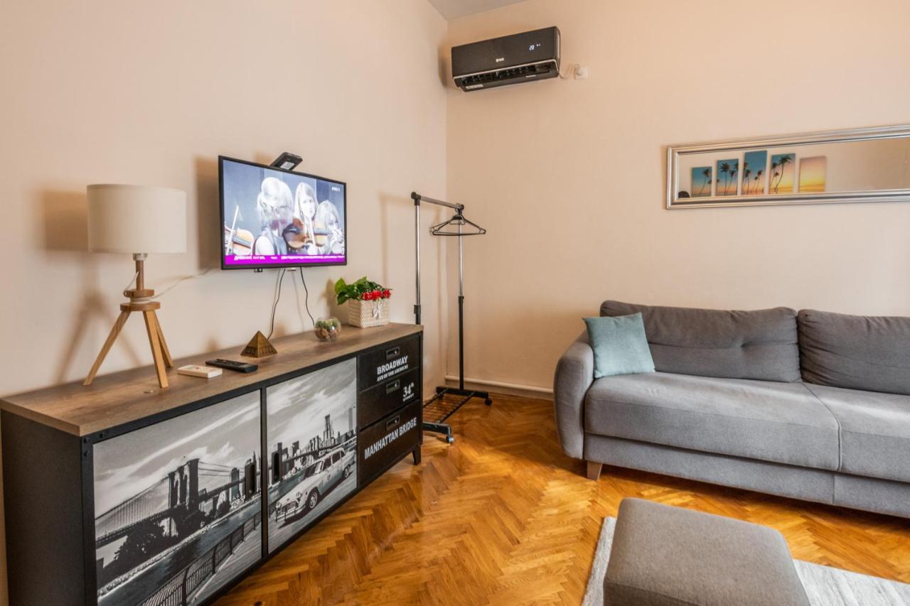 Neimar Apartment With Great Wi-Fi And Free Parking Belgrado Esterno foto